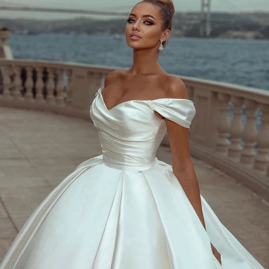 Eightree Sexy White Wedding Dresses 2022 Off Shoulder Sweep Train Bride Dress Lace Up Back Satin Wedding Evening Gowns Plus Size