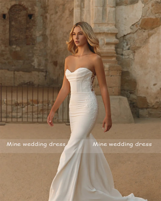 Customized Luxury Strapless Lace For Top Sleeveless Wedding Dress Back See Through Zipper Buttons Woman Evening Dresses