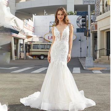 Sexy V-neck Two Straps Lace Applique Bridap Grown Mermaid Wedding Dresses Backless Sweep Train Custom Made  2026 Rode De Morrie