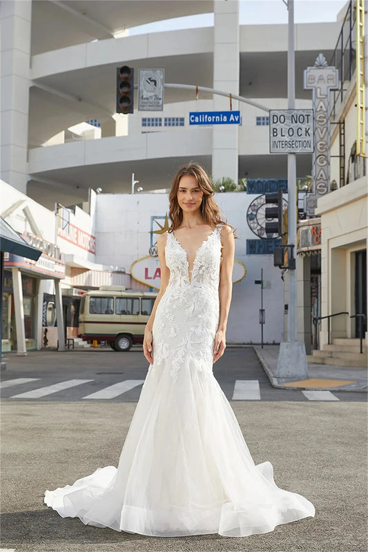Sexy V-neck Two Straps Lace Applique Bridap Grown Mermaid Wedding Dresses Backless Sweep Train Custom Made  2026 Rode De Morrie