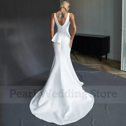 Simple V-Neck Sleeveless Wedding Dress Classic Satin Asymmetry Mermaid Slit Floor Length Sweep Train Bride Backless Custom Gown