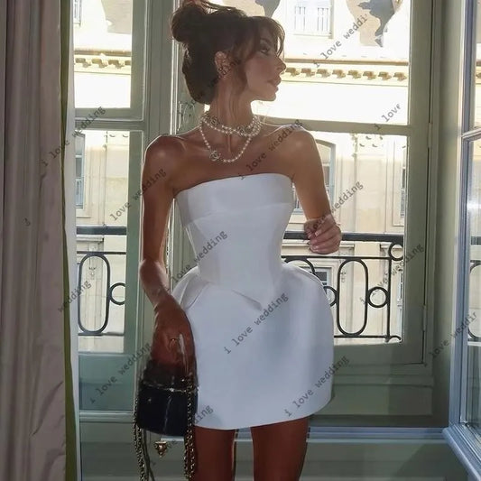 Homecoming Dress 2025 White Satin Wedding Party Dress Sleeveless Ball Gowns Mini Cocktail Dress Backless Sexy Elegant Customized