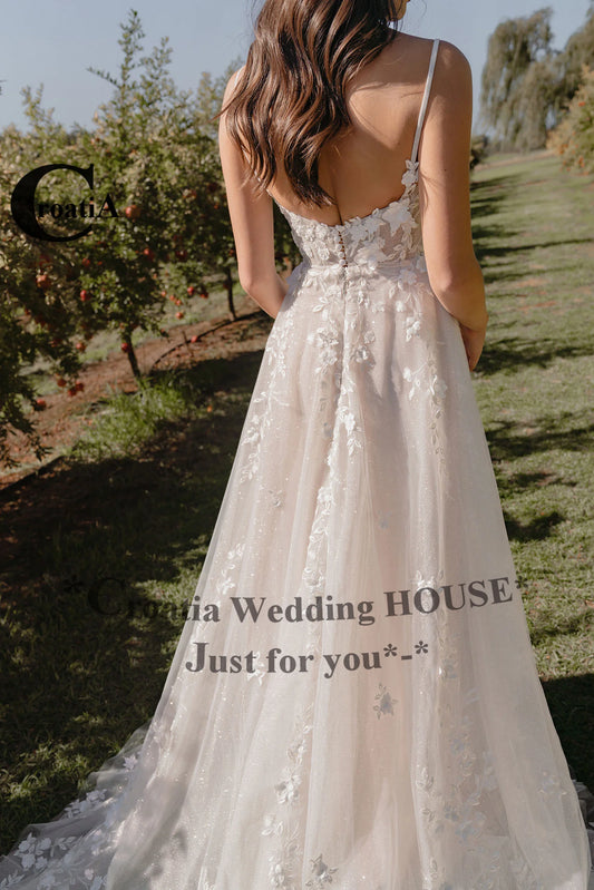 Croatia Fashionable Spaghetti Straps Wedding Gowns for Women A Line Appliques Tulle A Line Button Court Train Customized