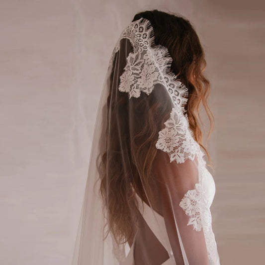 Exquisite Cathedral Mantilla Bridal Veil with Eyelash Lace 1 Tier Raw Edge Long 3M Floral French Lace Trim Wedding Veil VP86