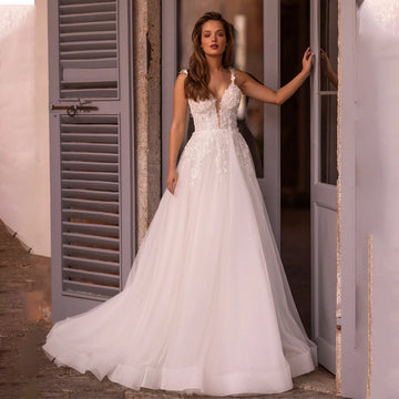 Charming Spaghetti Straps V-neck Lace Applique Bridal Grown A Line Wedding Dresses Sweep Train Custom Made 2026 Rode De Morrie