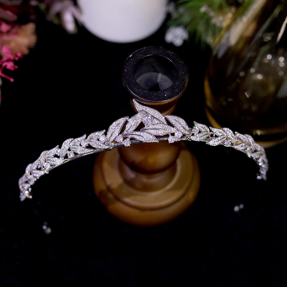 Elegant Cubic Zirconia Leaf Tiara Crown for Women Luxurious Bridal Hair Accessories Jewelry for Wedding Party