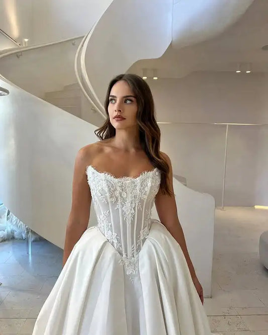 Luxurious Scoop Neckling Lace Bodice Satin A Line Wedding Dresses Custom Made Bridal Grown 2025 Rode De Morrie