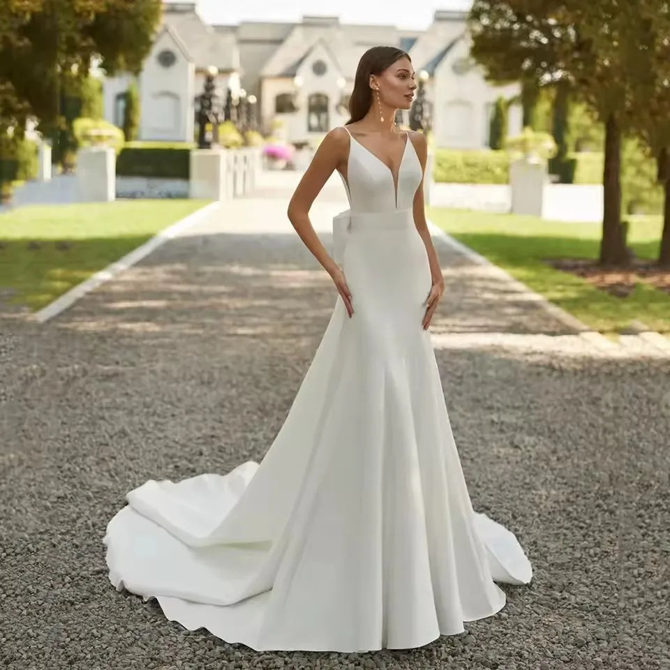 Elegant A Line Wedding Dresses Bride Satin V Neck Backless Big Bow Court Train Bride Gown Classic Bridal Dress Customized