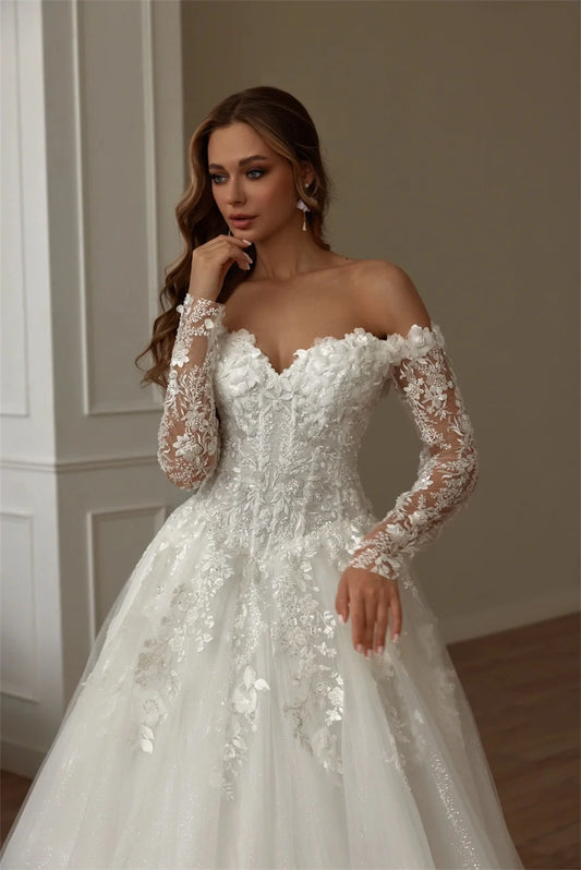 Chic Off The Shoudler Long Sleeves Sweethart Beaded Lace Applique A Line Wedding Dresses Sweep Train Custom Made Bridal Grown