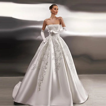 2025 Customized Strapless Satin Wedding Dress Embroidered Lace A-line Princess Ball Dress Sleeveless Bridal Dress Robe